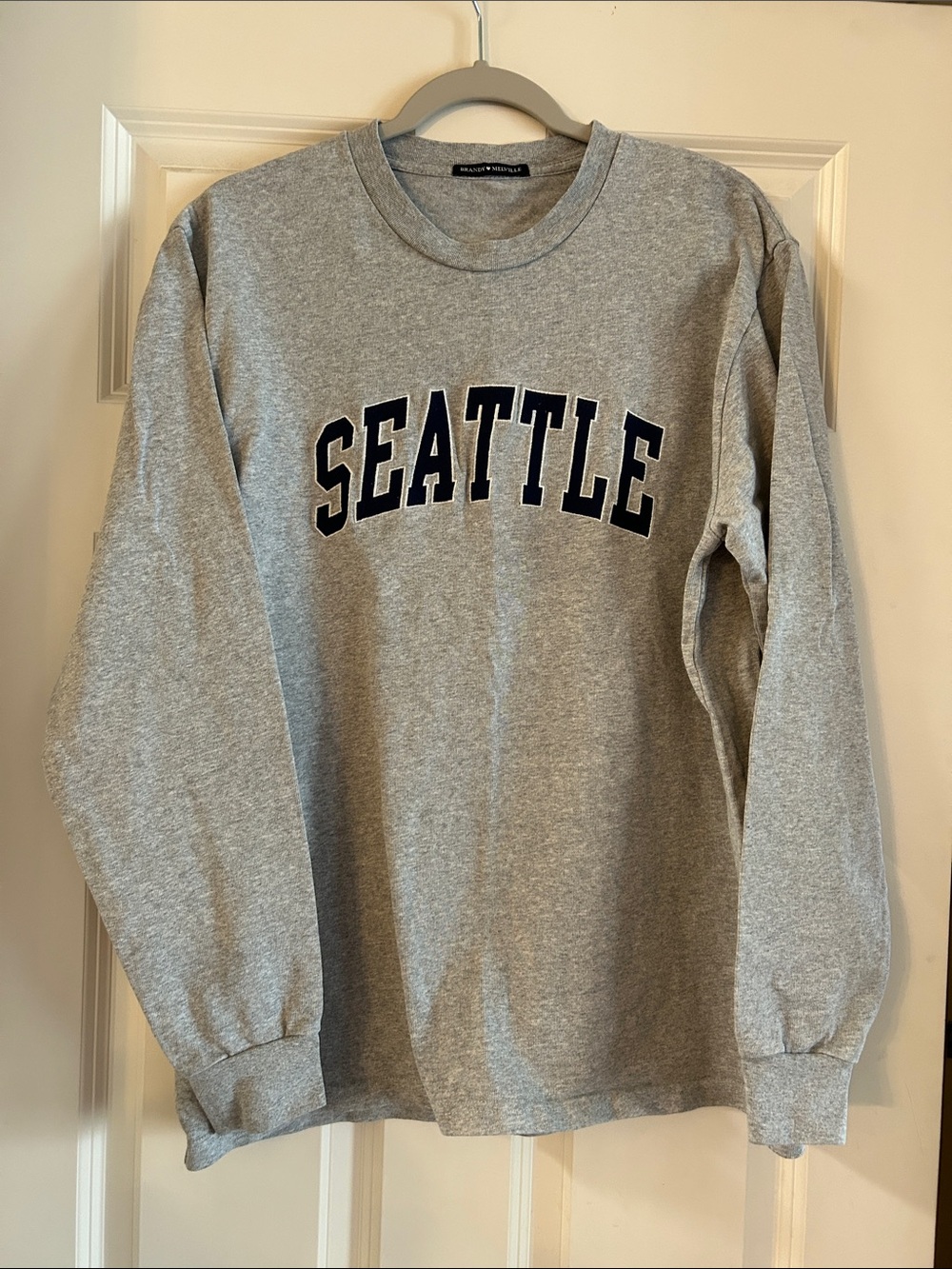 Brandy Melville Seattle Long-Sleeve Crewneck T